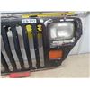 Image 4 : 91 YJ Jeep Front Grill