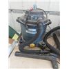 Image 2 : 2 Shop Vac ; Craftsman 60 Litre & Mastercraft 45 Liter