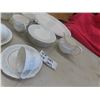 Image 2 : Royal Doulton Meadow Mist 17pc Place Setting