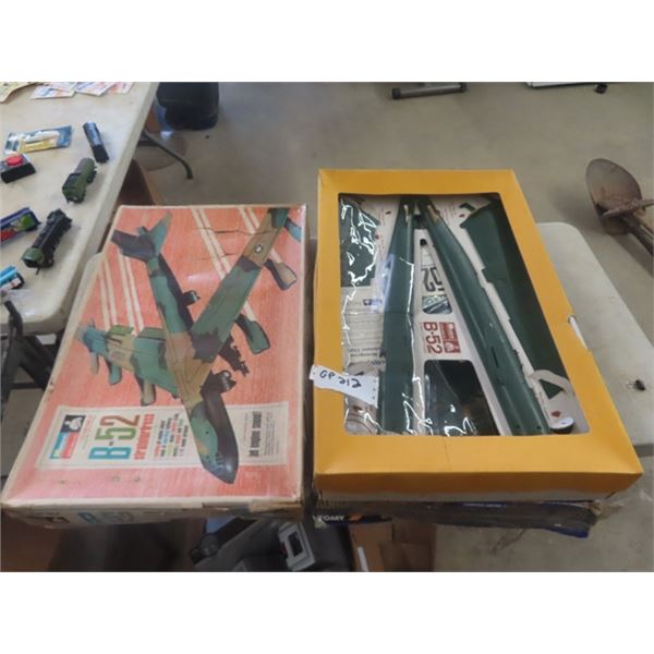 Vintage B-52 Airplane Model Kit - 30" Wing Span 1/72 Scale