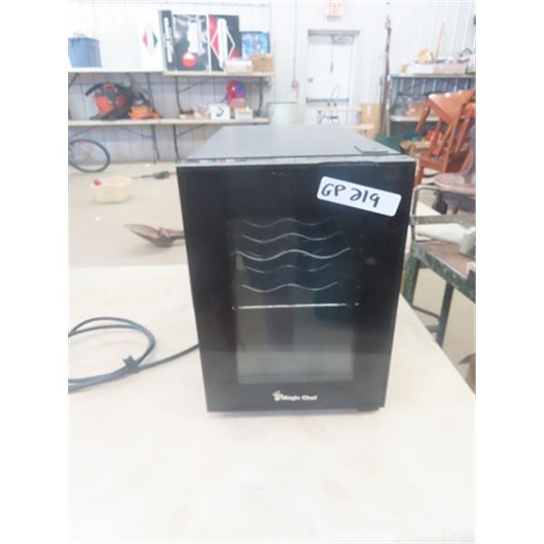 Magic Chef 6 Bottle Wine Cooler - Works