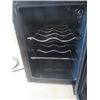 Image 3 : Magic Chef 6 Bottle Wine Cooler - Works