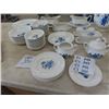 Image 3 : 180 Pc Place Setting Wedgewood Blue Rose