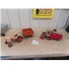 Image 1 : 3 Die Cast; 1270 Case Tractor, Massey Ferguson 850, Structo Wagon