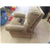 Image 3 : Cloth Medi Recliner