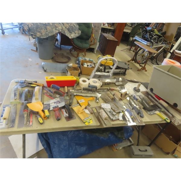 Quantity of Trowels, Scrapers, Drywall Related Items