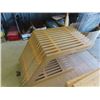 Image 4 : 4 Mesh Racking 17" x 24.5", 12 Pine Shelves 12" X 33" & Crampton's Stand ?