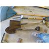 Image 2 : 6 Hand Yard Tools; Rake, Shovel, Garden Claw, Forks ....