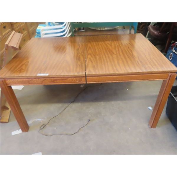 Table 40" x 59" plus 18" Leaf