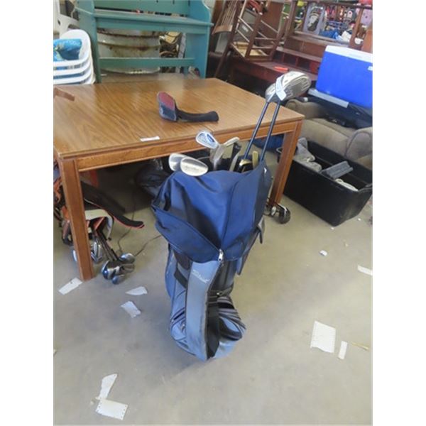 9 Right Handed Golf Clubs & Bag