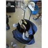 Image 2 : 9 Right Handed Golf Clubs & Bag