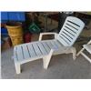 Image 2 : Patio Lounge Chair, 2 Patio Chairs & 4 Cushions