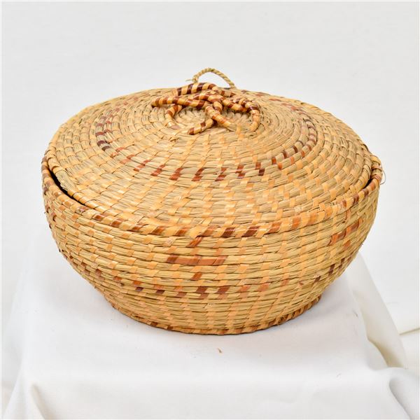 Hand Crafted Sweetgrass Lidded Basket