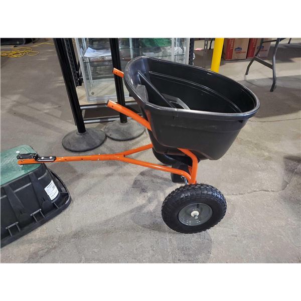 New Agri-Fab Extra Large 130 Lbs, Broadcast Spreader