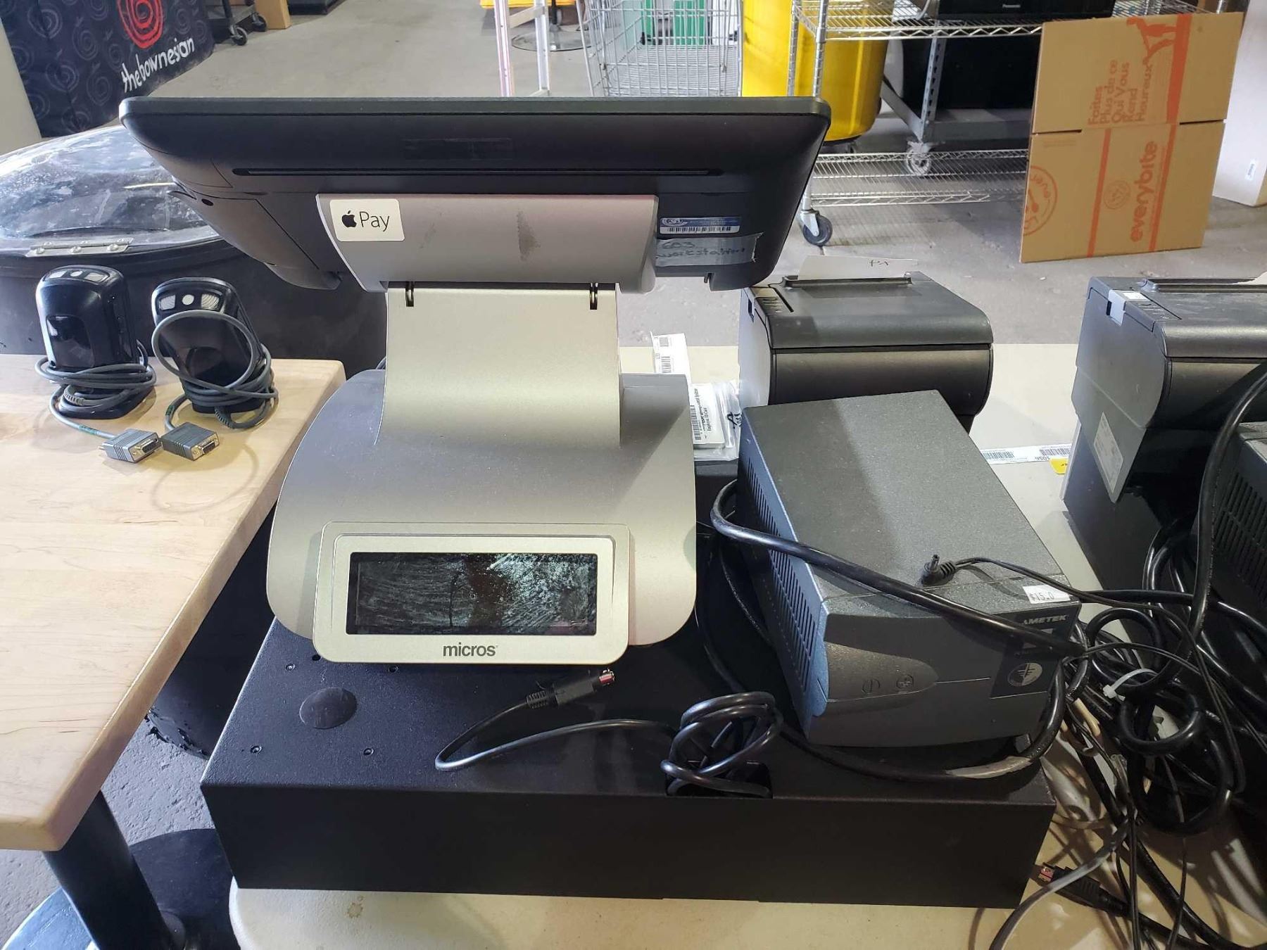 Micros Oracle POS System includes: touch monitor with digital Customer ...