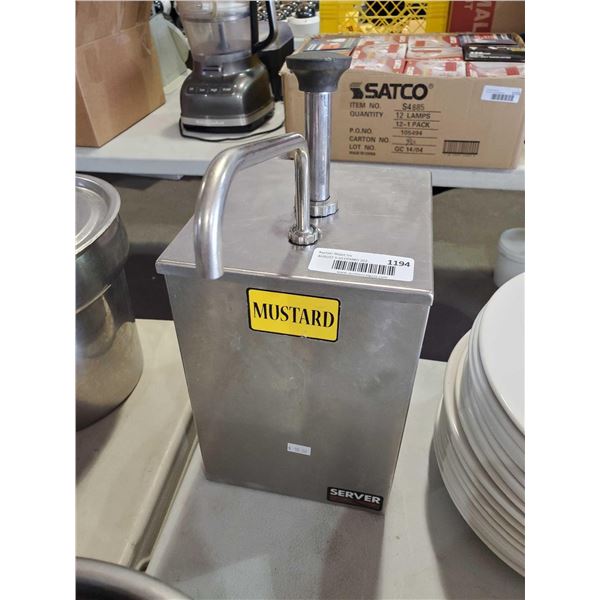 Server Restaurant Condiments pump dispenser