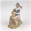 Image 2 : TENGRA PORCELAIN WOMAN SLEEPING WITH SHEEP