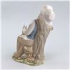 Image 3 : TENGRA PORCELAIN WOMAN SLEEPING WITH SHEEP