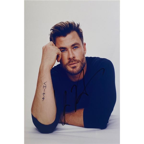 Autograph Signed Chris Hemsworth Photo