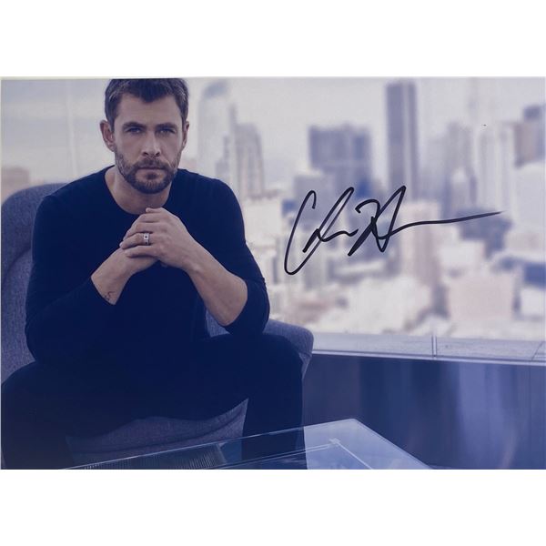 Autograph Signed Chris Hemsworth Photo