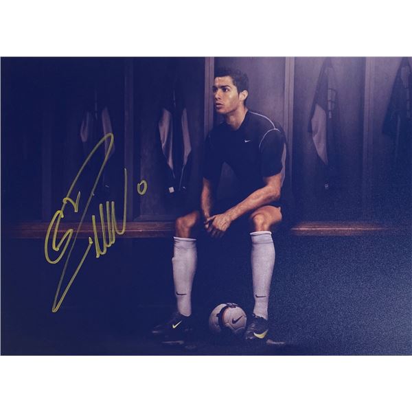 Autograph Signed  Cristiano Ronaldo Photo