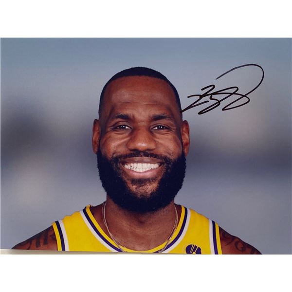 Autograph Signed  LeBron James Photo