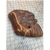 Image 4 : VINTAGE 3 FINGER SPALDING BASEBALL MITT GLOVE