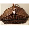 Image 2 : Vintage wicker picnic basket