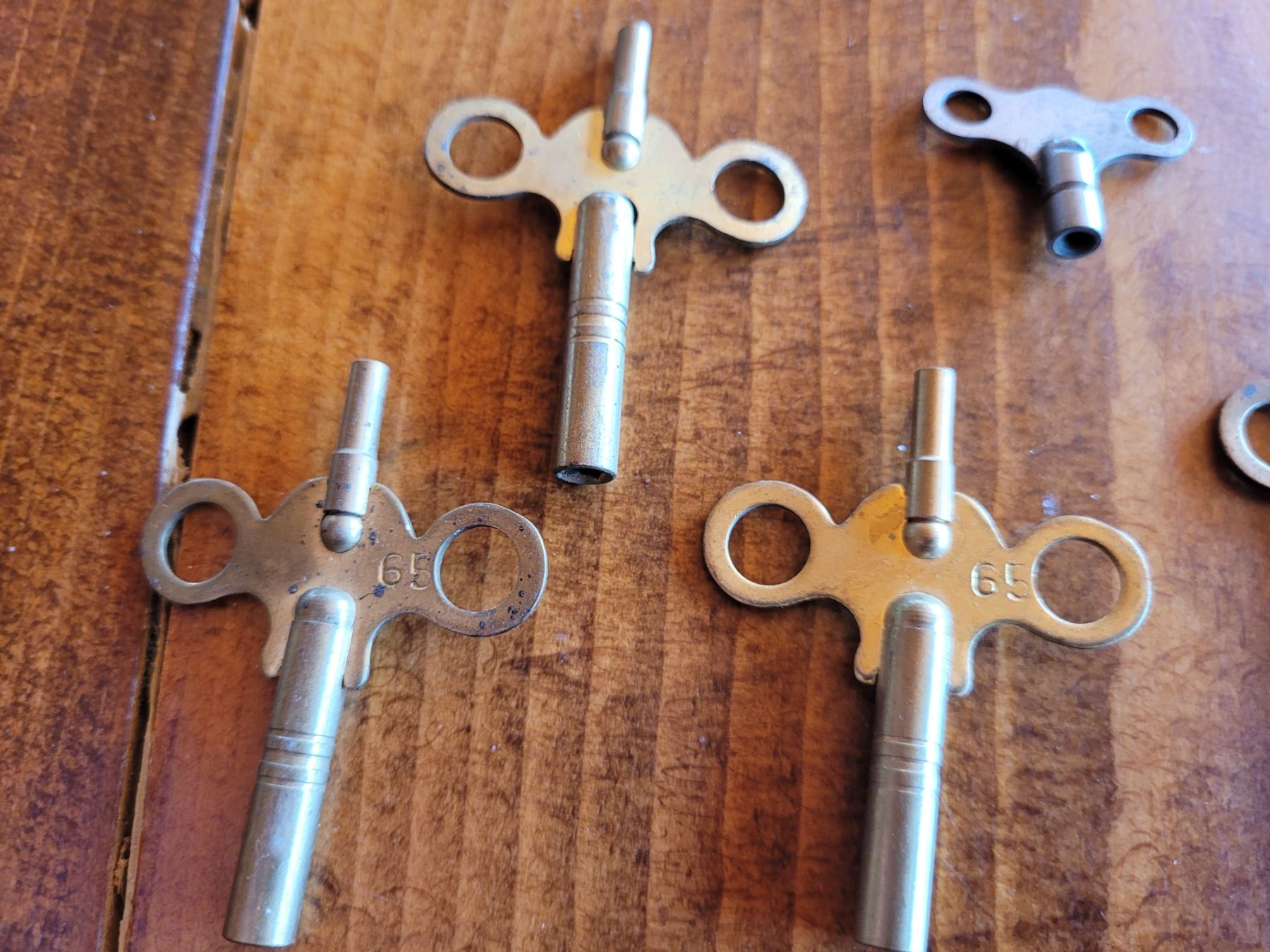 7 Unique ket wind keys for clocks & key wind toys etc