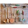 Image 1 : Lot of 10 vintage kitchen utensils