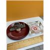 Image 1 : VINTAGE ROYALITE OIL ADVERTISING ASHTRAYS