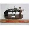 Image 1 : Vintage Pistol Lighter