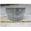 Image 1 : Antique Metal Wash Tub