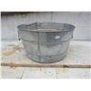 Image 2 : Antique Metal Wash Tub