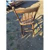 Image 2 : 1 brown wooden chair
