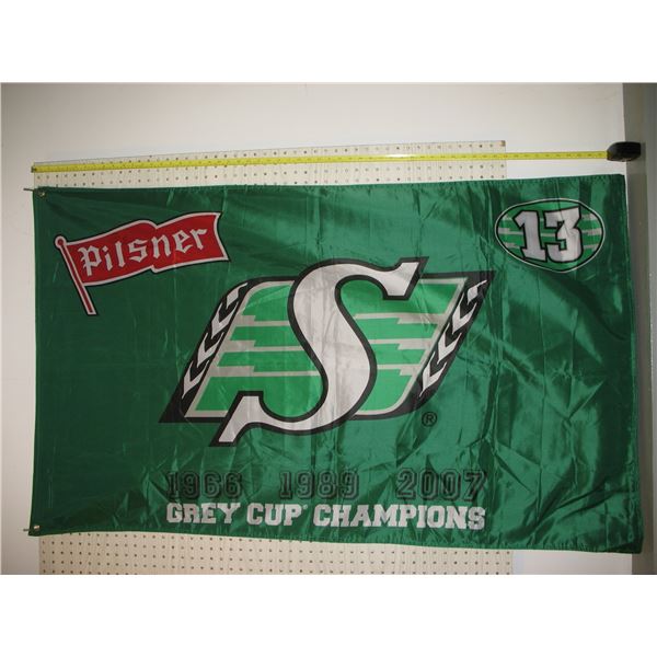 OLD STYLE PILSNER - SASKATCHEWAN RIDERS FLAG - GREY CUP CHAMPIONS