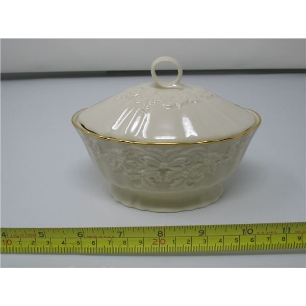 LENOX BOWL with LID (5 1/2 inches) - HOLIDAY HOSTESS COLLECTION