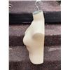 Image 2 : Hanging mannequin bust