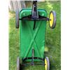 Image 4 : John Deere wagon.