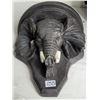 Image 2 : 2 elephant head wall shelves.