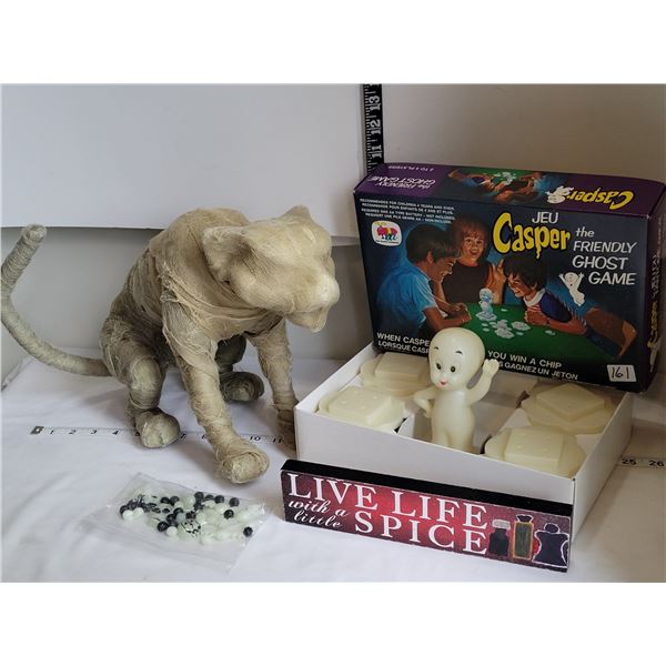 Vintage Casper the friendly ghost game, halloween mummified cat, sign & glow beads.