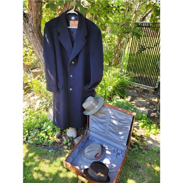 Vintage Flite hard suitcase & contents, Excellent condition. Vintage Kar-Tex dress coat, Midway, Bil