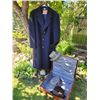 Image 2 : Vintage Flite hard suitcase & contents, Excellent condition. Vintage Kar-Tex dress coat, Midway, Bil