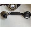 Image 2 : Vintage look, working old time telephone.