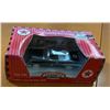 Image 3 : 1957 Chevy Gearbox Die Cast