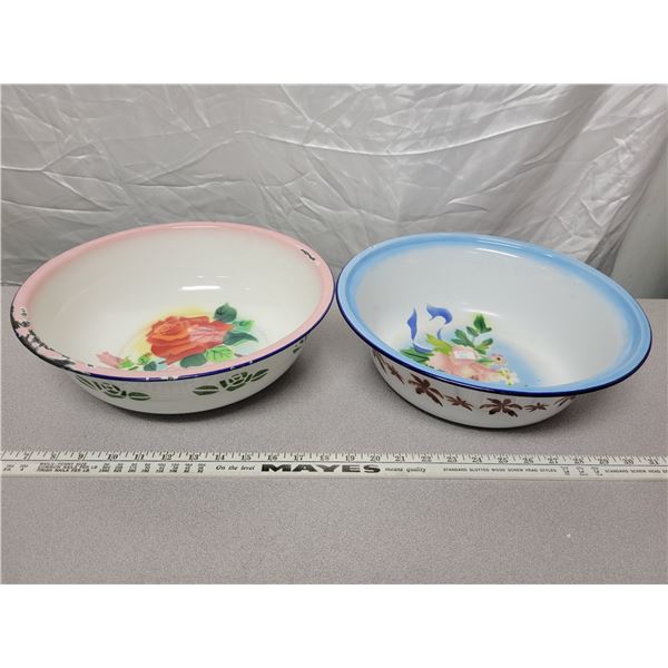 Pair of enamel basins (one has small chips)