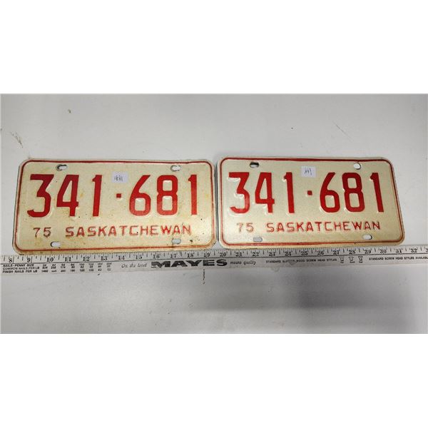 Matched Pair of 1975 Saskatchewan license plates