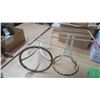 Image 3 : 2 rustic metal stands