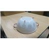 Image 3 : red & white vintage enamelware strainer