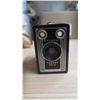 Image 1 : Vintage KODAK Brownie target six-16 camera
